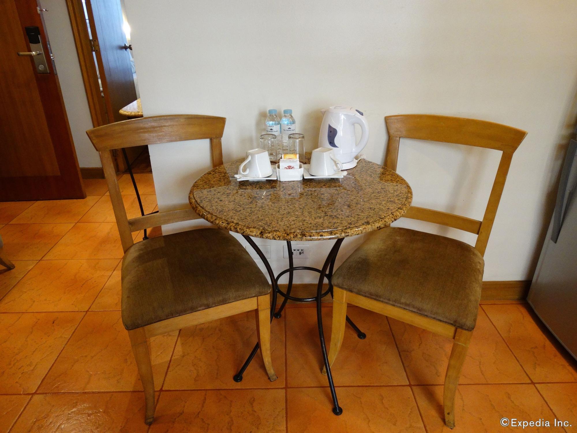 City Garden Suites Manila Eksteriør bilde