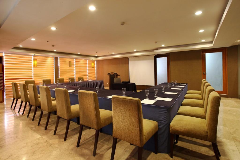 City Garden Suites Manila Eksteriør bilde